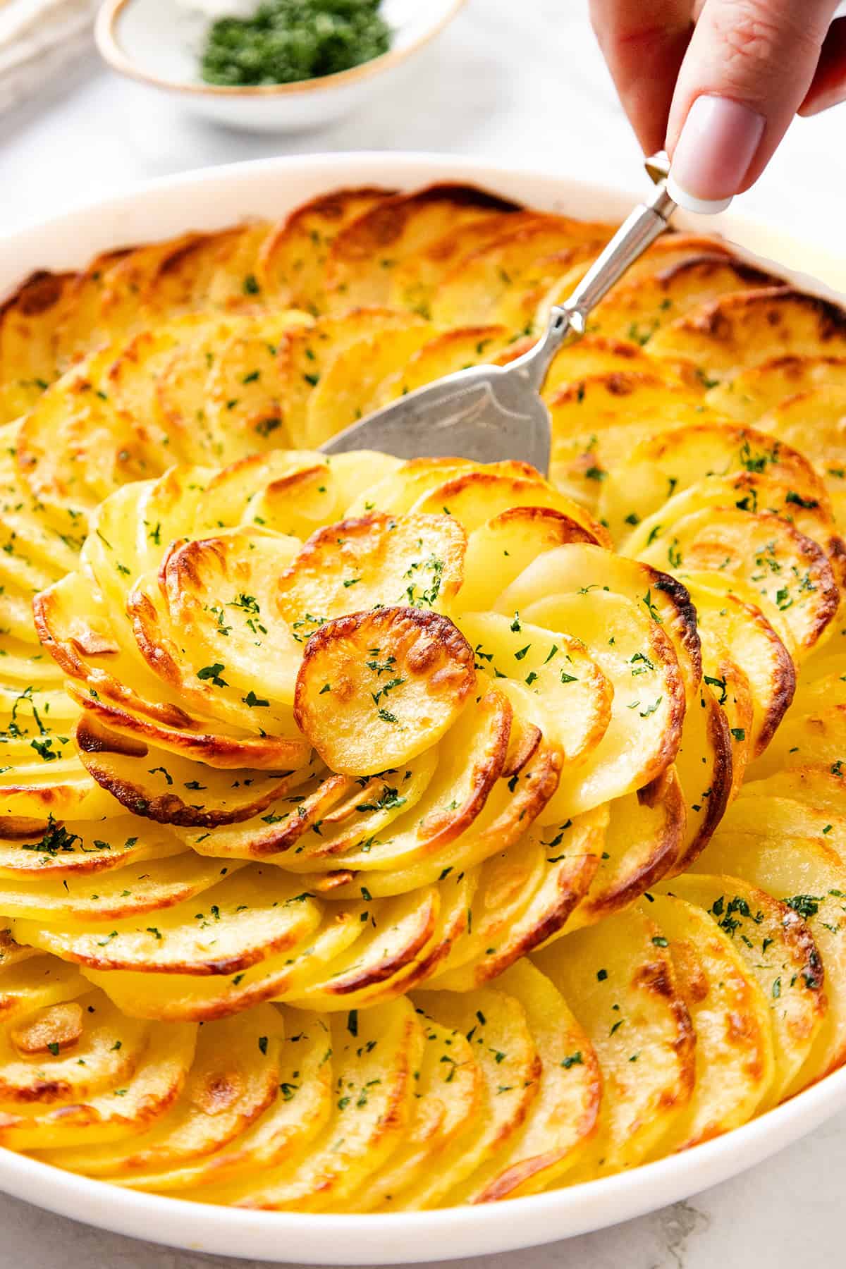 Secrets to Crispy Garlic Roasted Potatoes with Buttery Edges